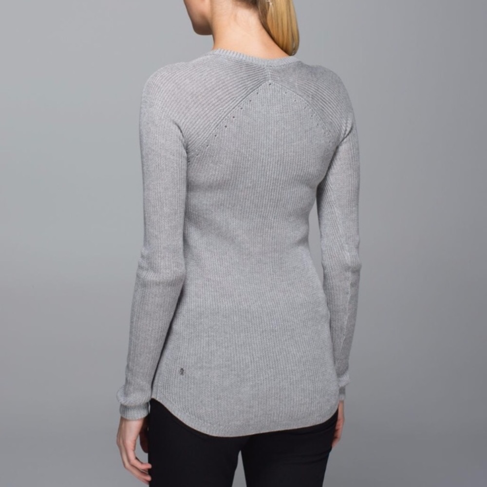Lululemon cabin yogi sweater pale pink